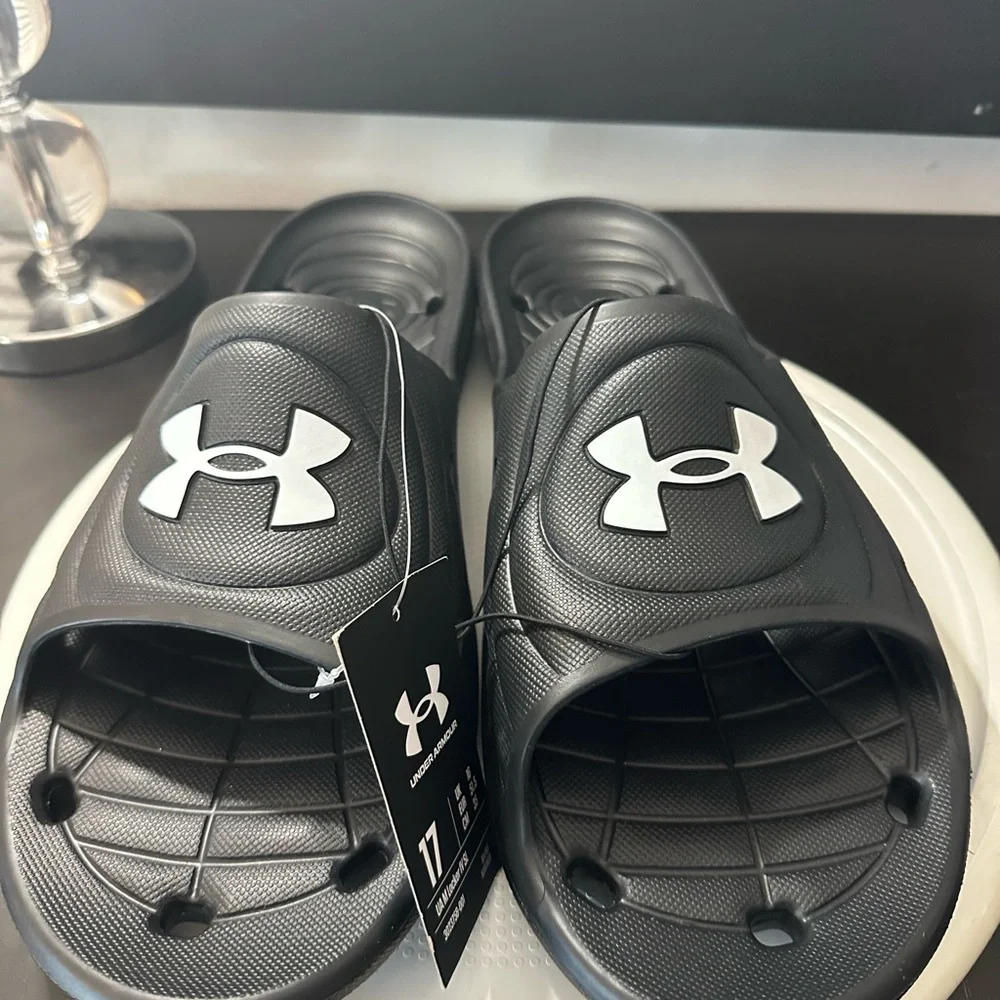 🆕Under Armour Locker IV Slides